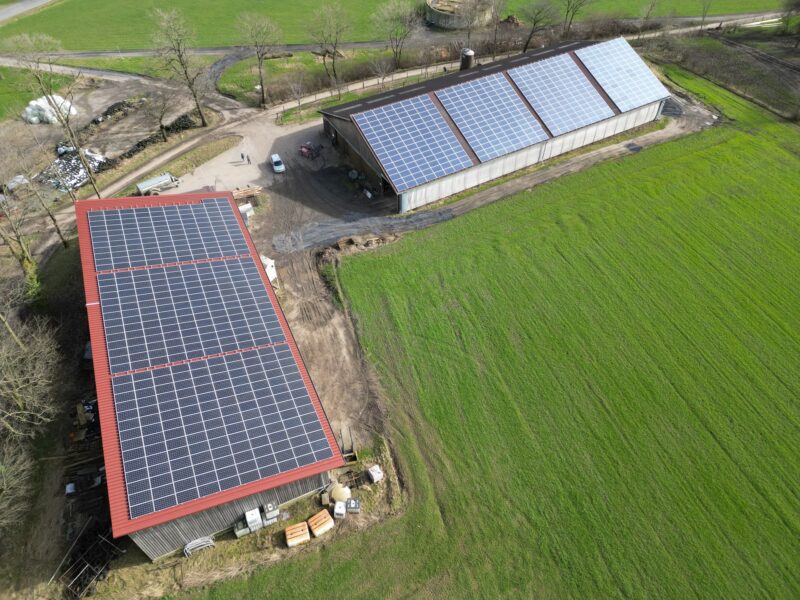 Photovoltaikanlagen auf den Dächern bei Bauerdick in Arnsberg